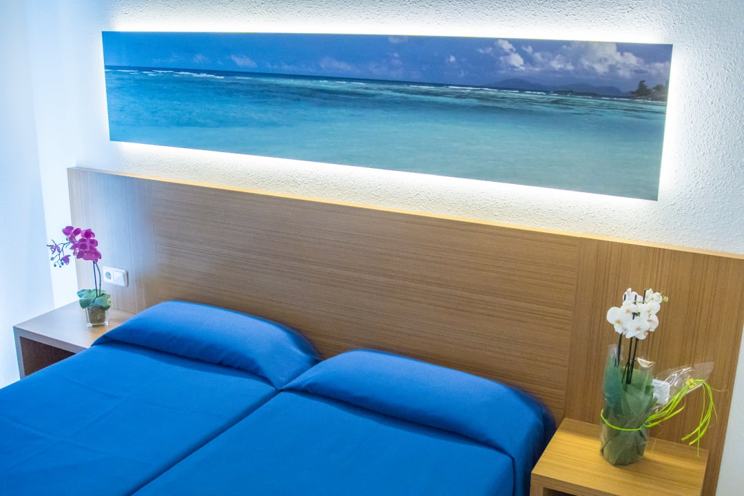 Zimmer Hotel Club Cala Romani