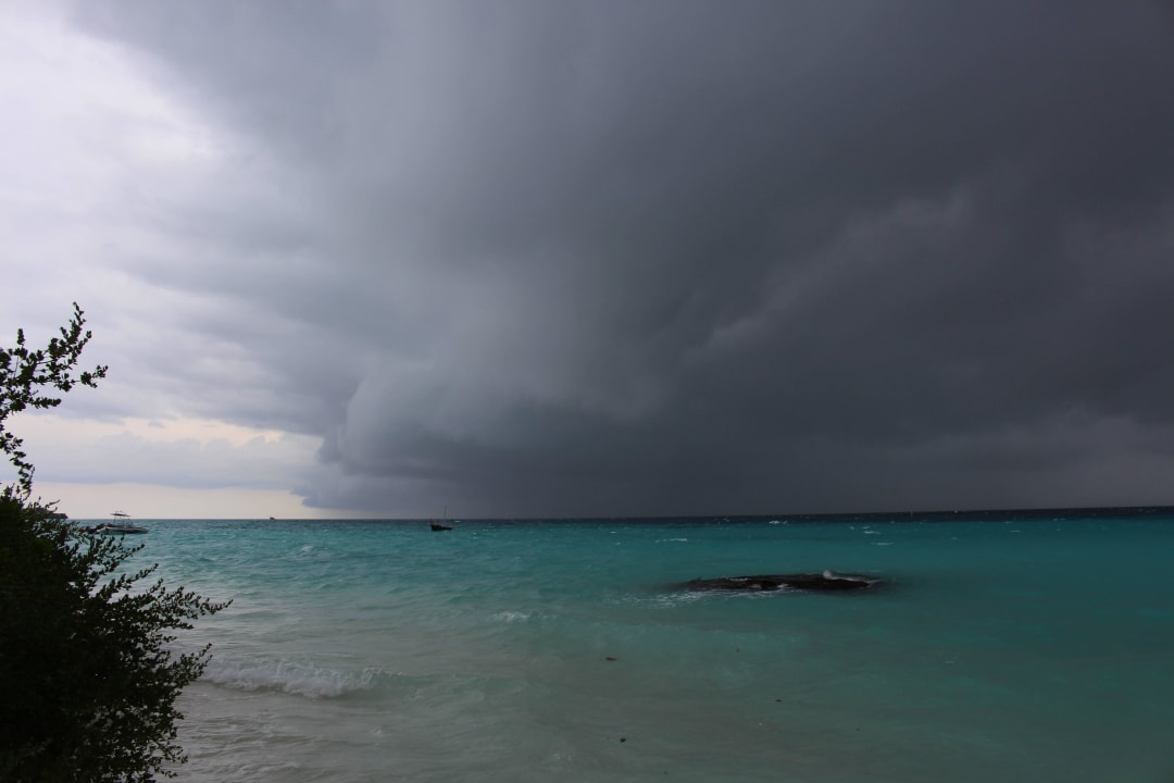Unwetter zieht auf Kuramathi Maldives