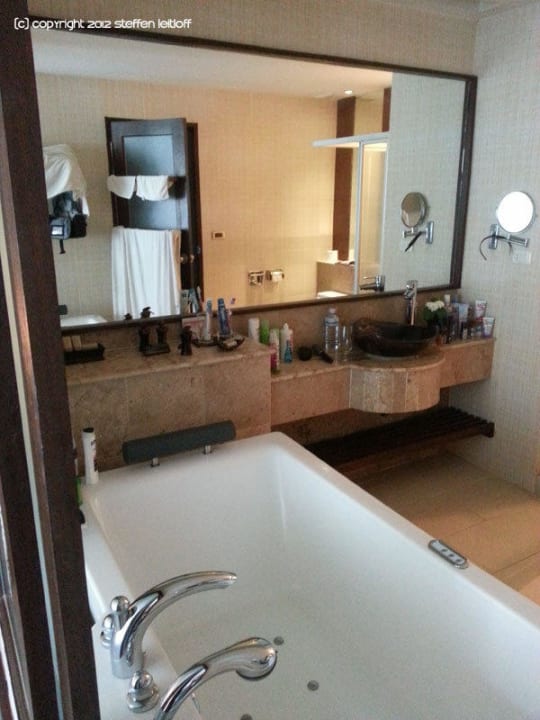 Pool Access Zimmer 714 - Badezimmer La Flora Khao Lak