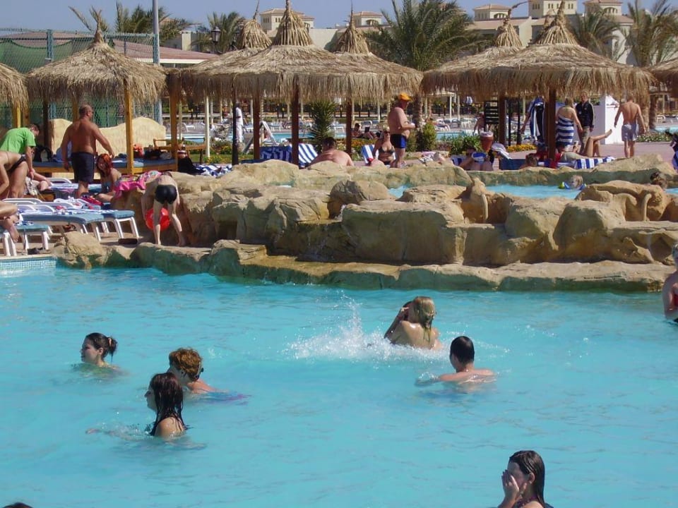 Im beheizten Pool Pickalbatros Dana Beach Resort - Hurghada