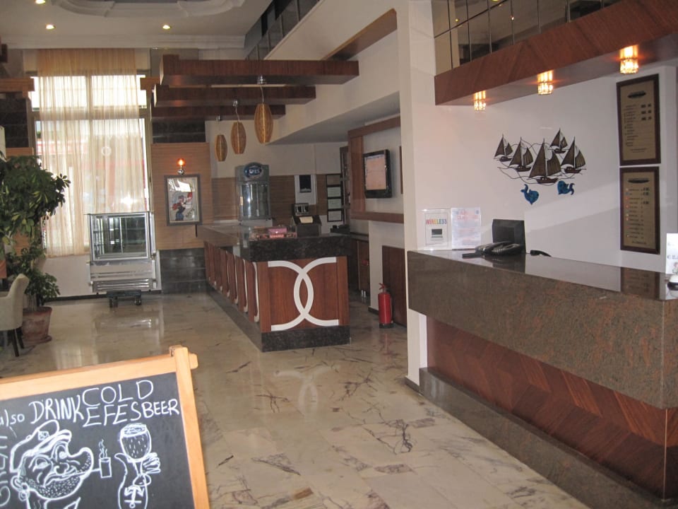 Rezeption! Parador Beach Hotel