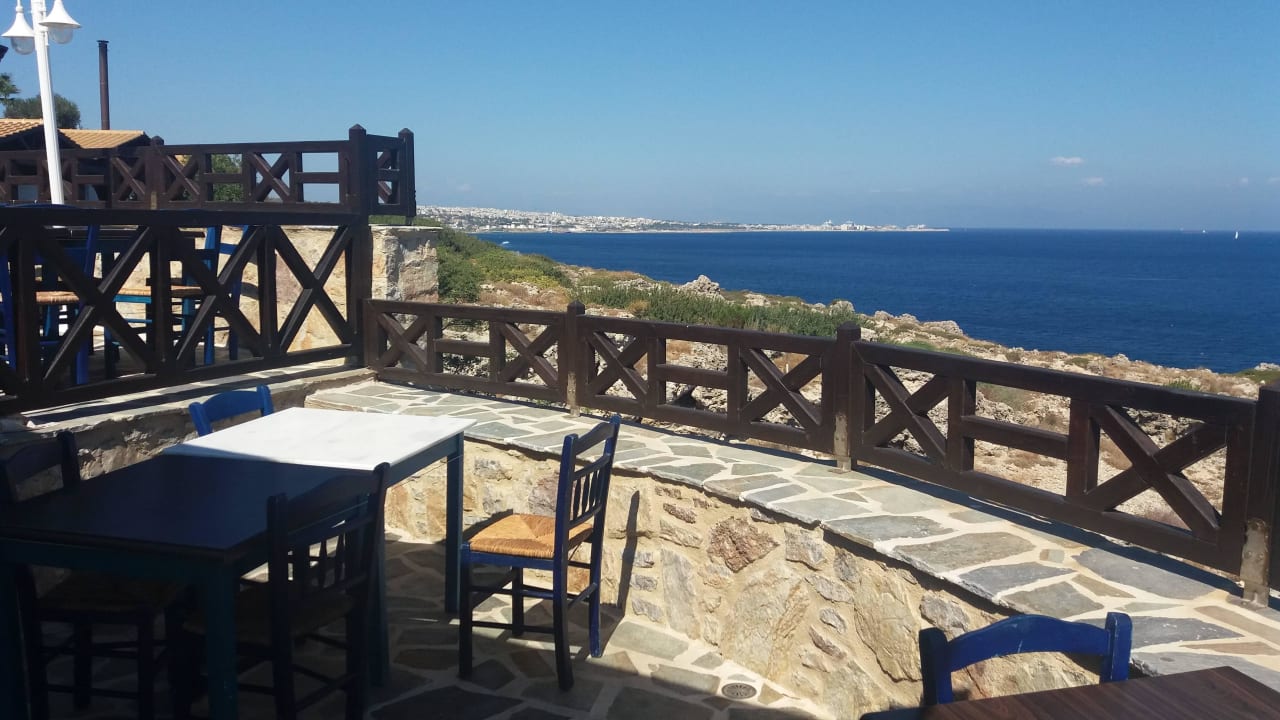 Essen im Freien Hotel Kalithea Horizon Royal