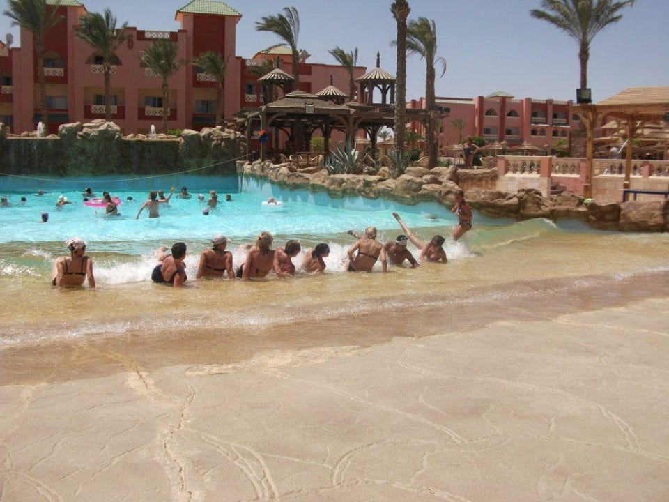 Animation am Wellenpool Pickalbatros Aqua Park Resort - Hurghada