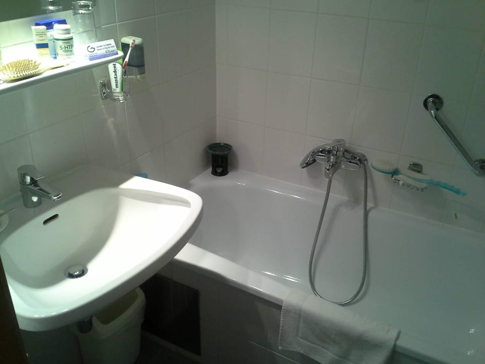 Minibadezimmer - nicht sichtbar im rechten Eck Klo Wilfinger Ring Bio Hotel