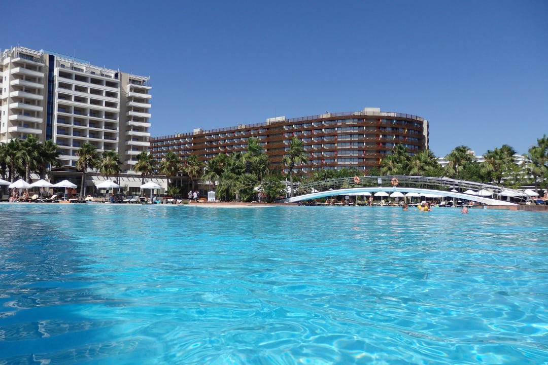 Pool Lara Barut Collection