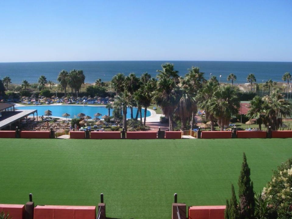 Blick vom Hotel Richtung Pool Ilunion Islantilla