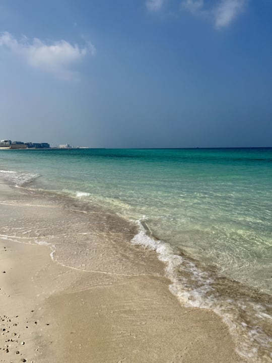 Strand Saadiyat Rotana Resort &  Villas