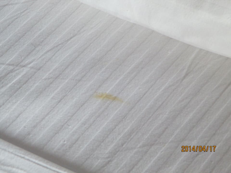 Flecken, immer wieder Flecken auf den Laken! Earl’s Reef Beruwala