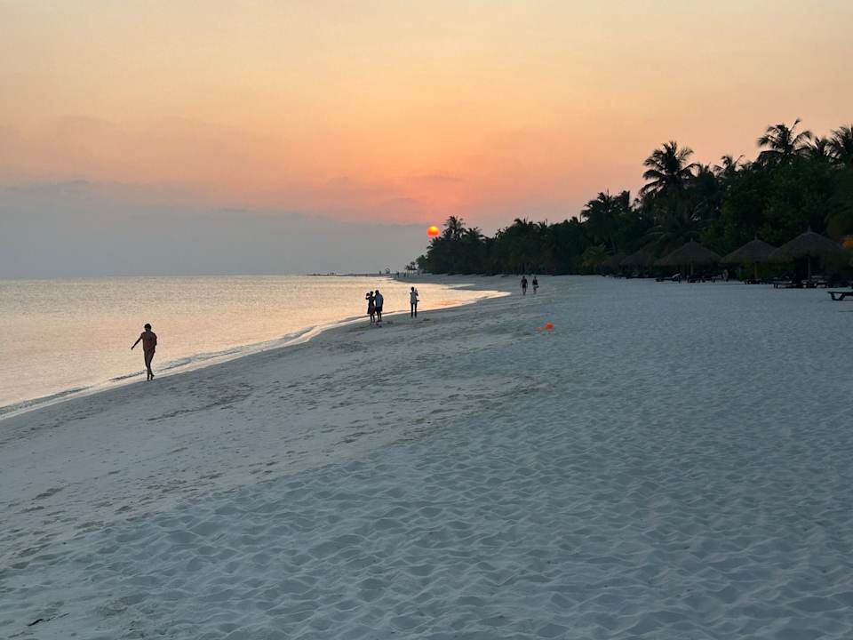 Strand Kuredu Island Resort & Spa