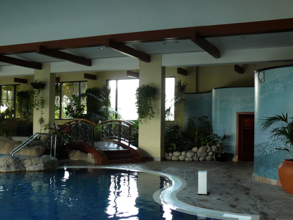 Der Indoorpool Grand Hyatt Dubai