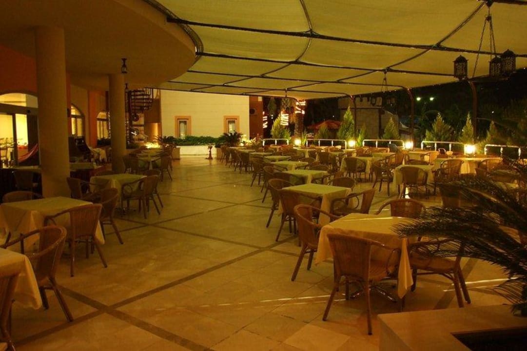 Außenbereich des Restaurant FUN&SUN Smart Hane Sun Hotel