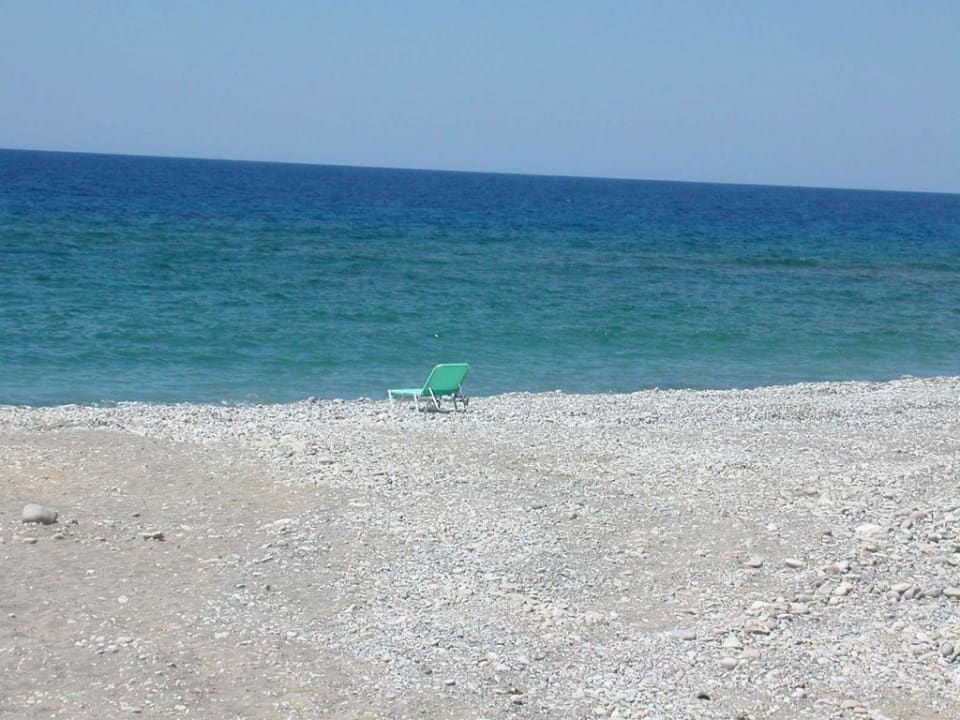 Einsame Liege am Meer. Romantik pur. Hotel South Coast