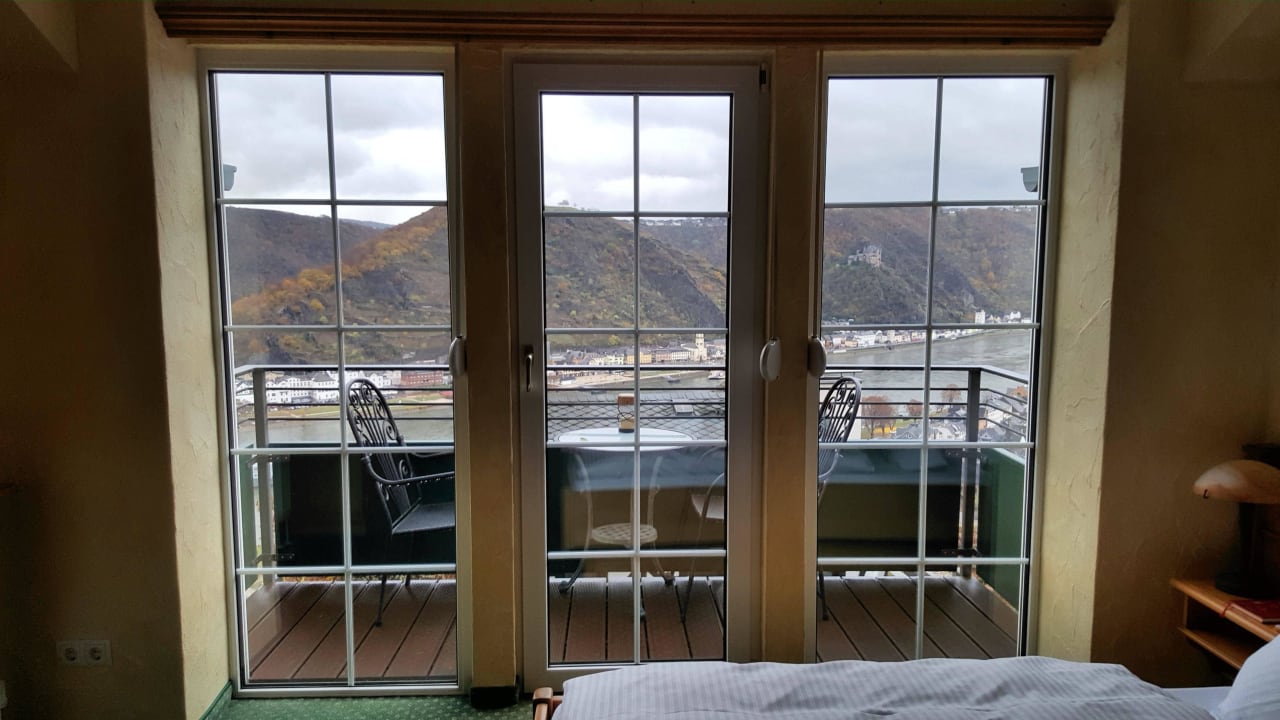Schlafzimmer mit Rheinblick Hotel Schloss Rheinfels