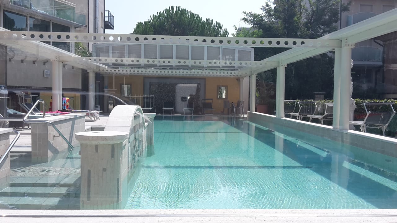 Pool Hotel Lady Mary