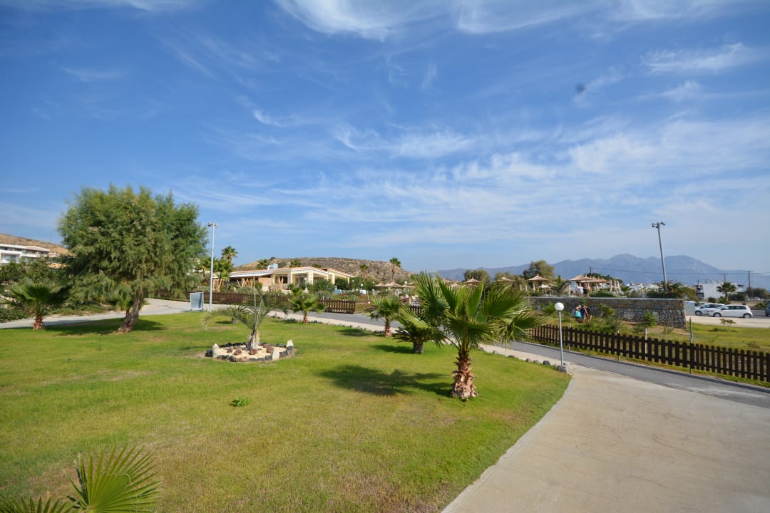 Gartenanlage Grand Blue Beach Hotel