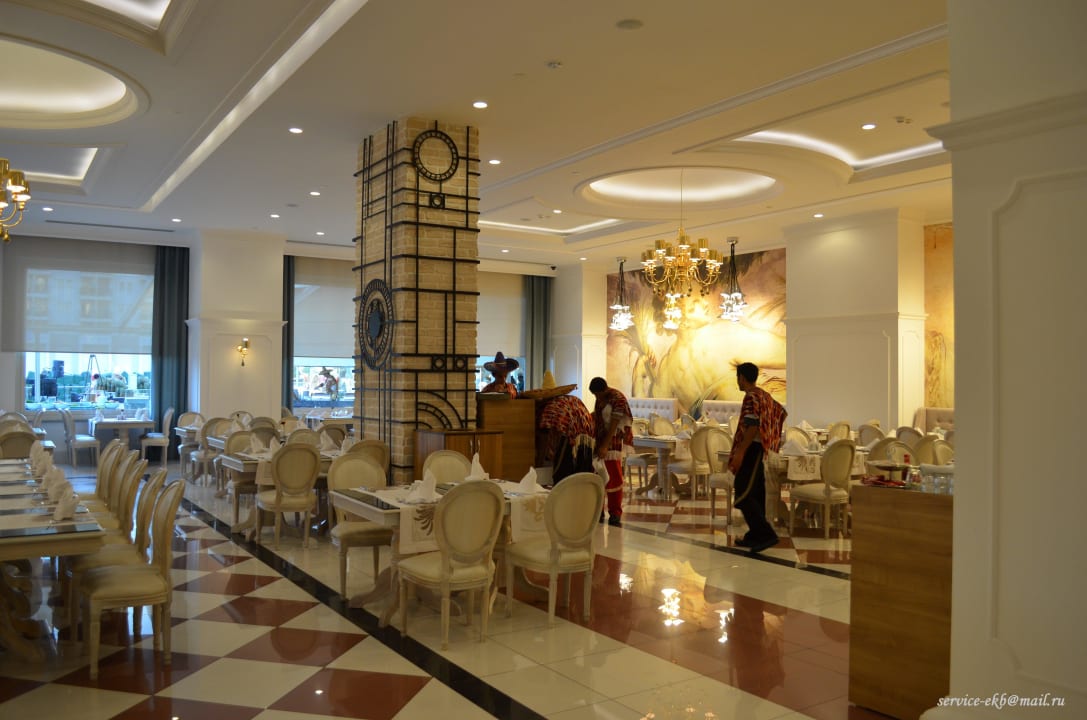Главный ресторан Hotel Delphin Imperial