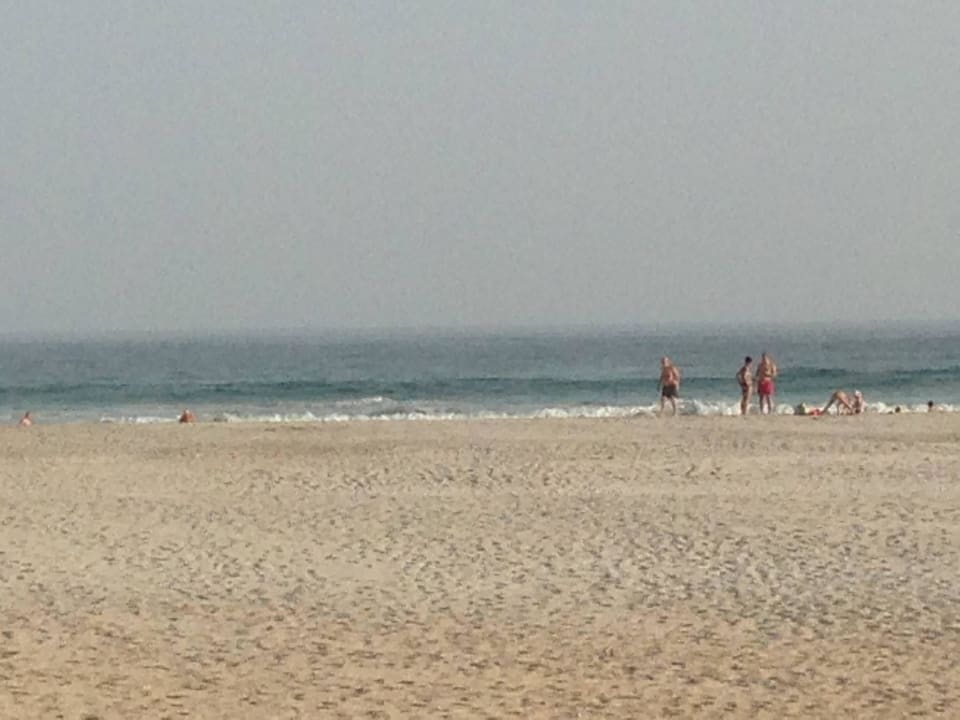 Feinster weißer Muschelsand Fanar Hotel & Residences Salalah Beach