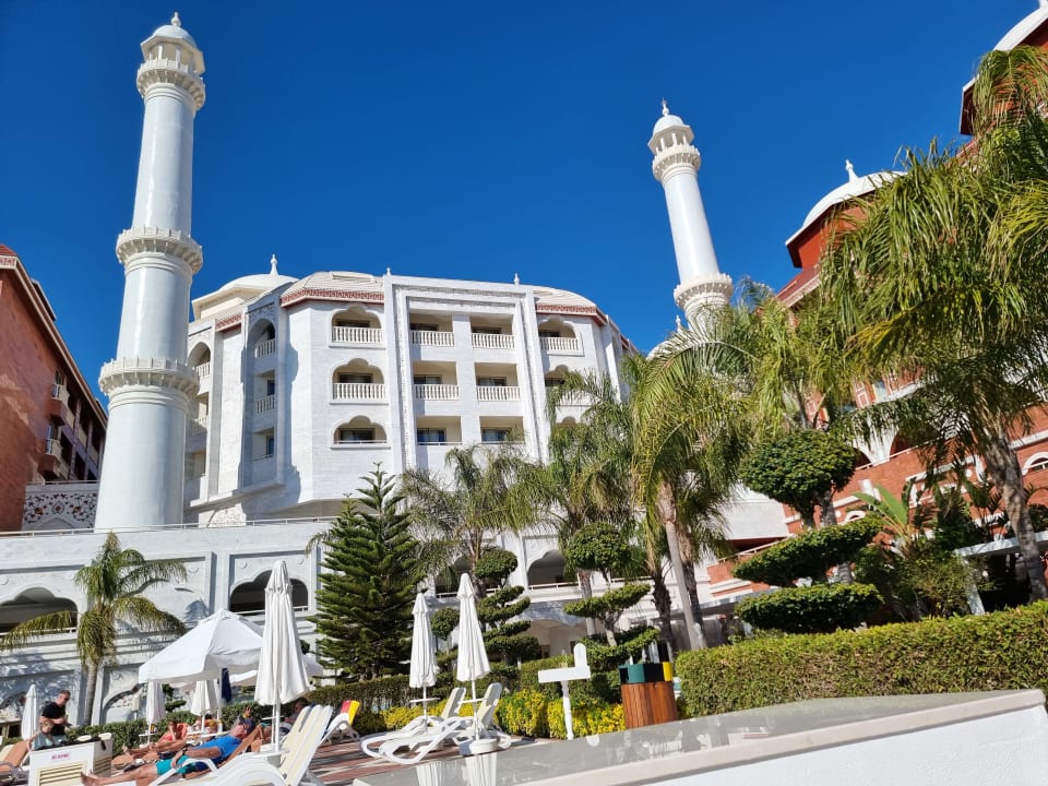 Außenansicht Royal Taj Mahal Hotel