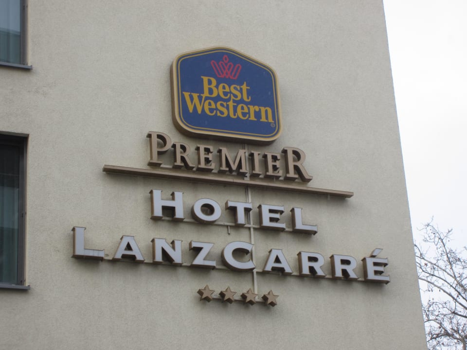 Außenansicht Schild LanzCarré Hotel Mannheim, a member of Radisson Individuals