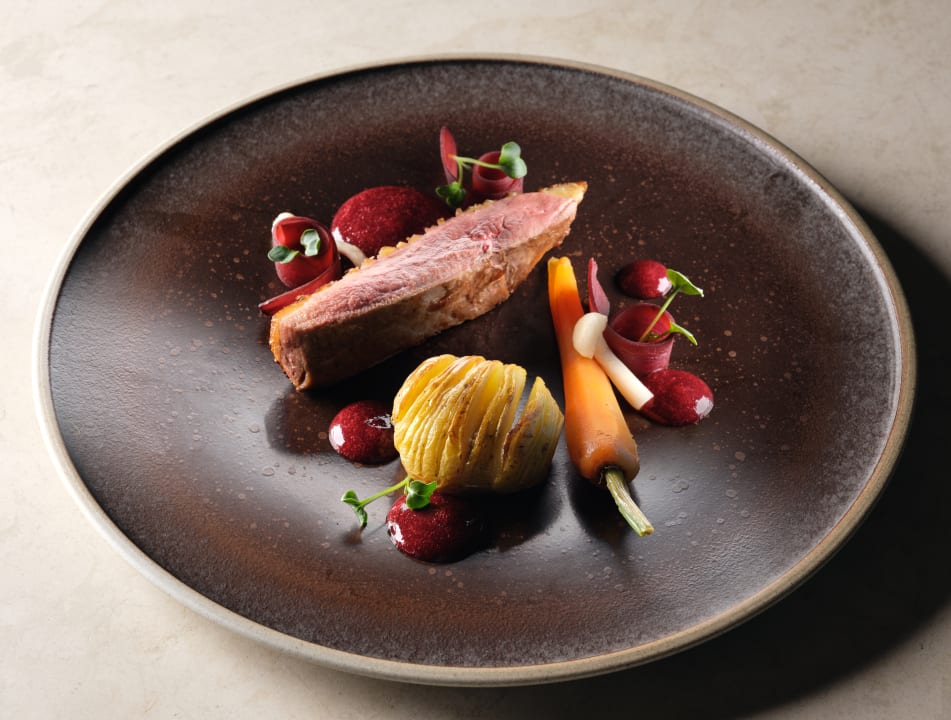 Gastro The Royal Senses Resort, Curio Collection by Hilton