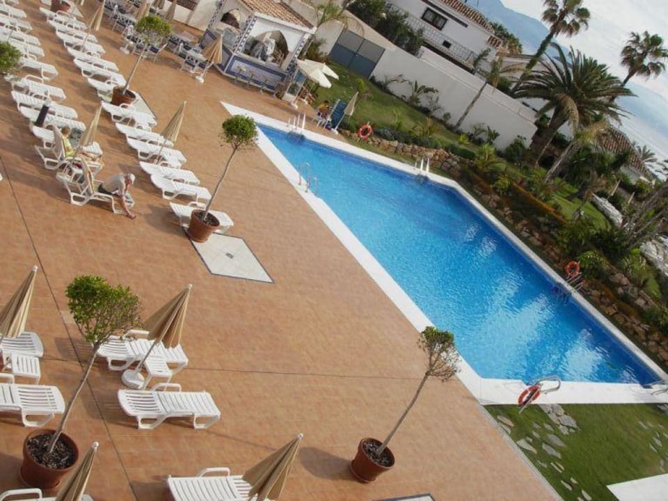Pool aufgenommen ab Balkon Mac Puerto Marina Benalmádena