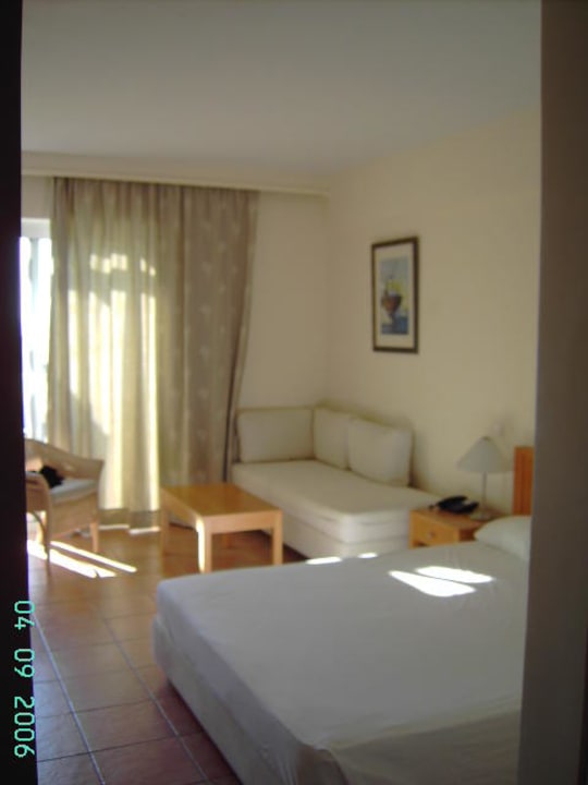 Zimmerbeispiel Hotel Horizon Beach Resort