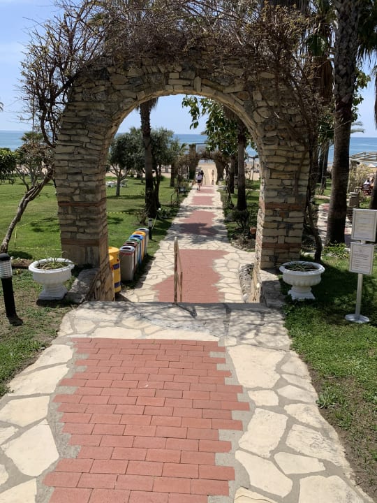 Strand Hotel Defne Garden