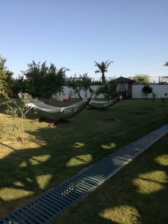 Gartenanlage Mary Hotel Side