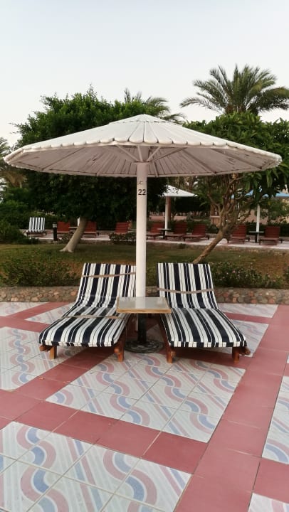 Relax am Pool Pharaoh Azur Resort