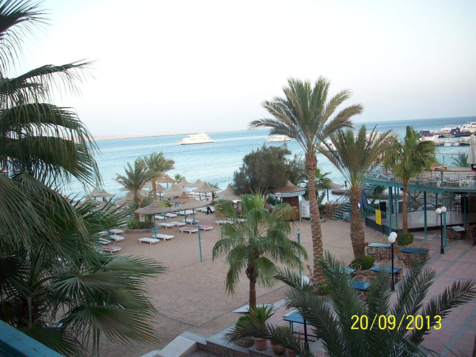 Blick vom Zimmer auf den Privat Strand Bella Vista Resort Hurghada