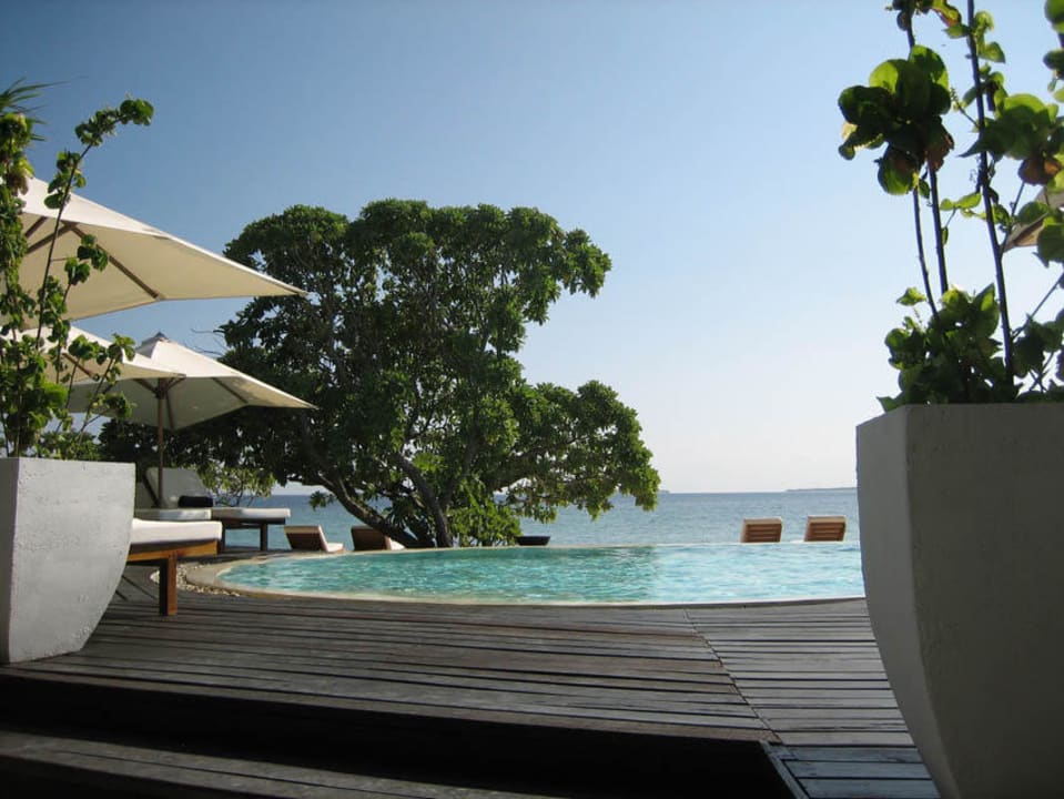 Pool von den Wasserbungalows Adaaran Select Meedhupparu Island Resort - Premium All Inclusive