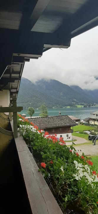 Ausblick Das Karwendel - Ihr Wellness Zuhause am Achensee