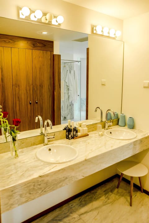 Suite King Enigma - Nature & Water Hotel