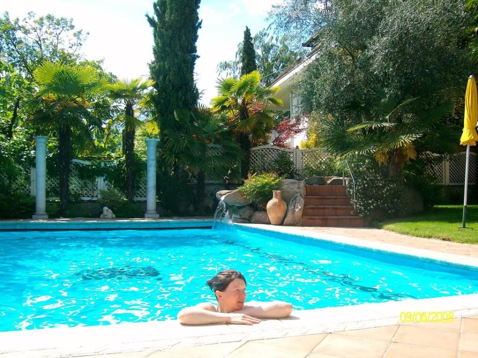 Pool in Meditteraner Umgebung Hotel Anatol