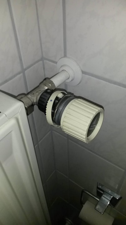 Defektes Thermostat im Bad Hotel Antares