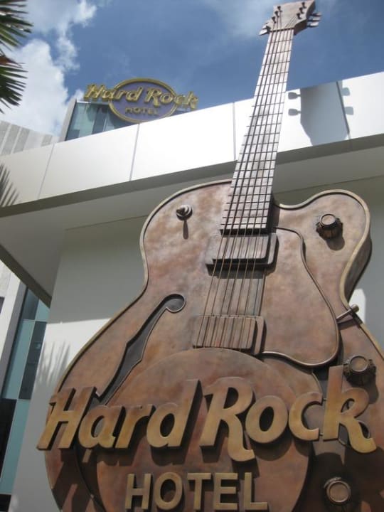 Entrance Hard Rock Hotel Penang