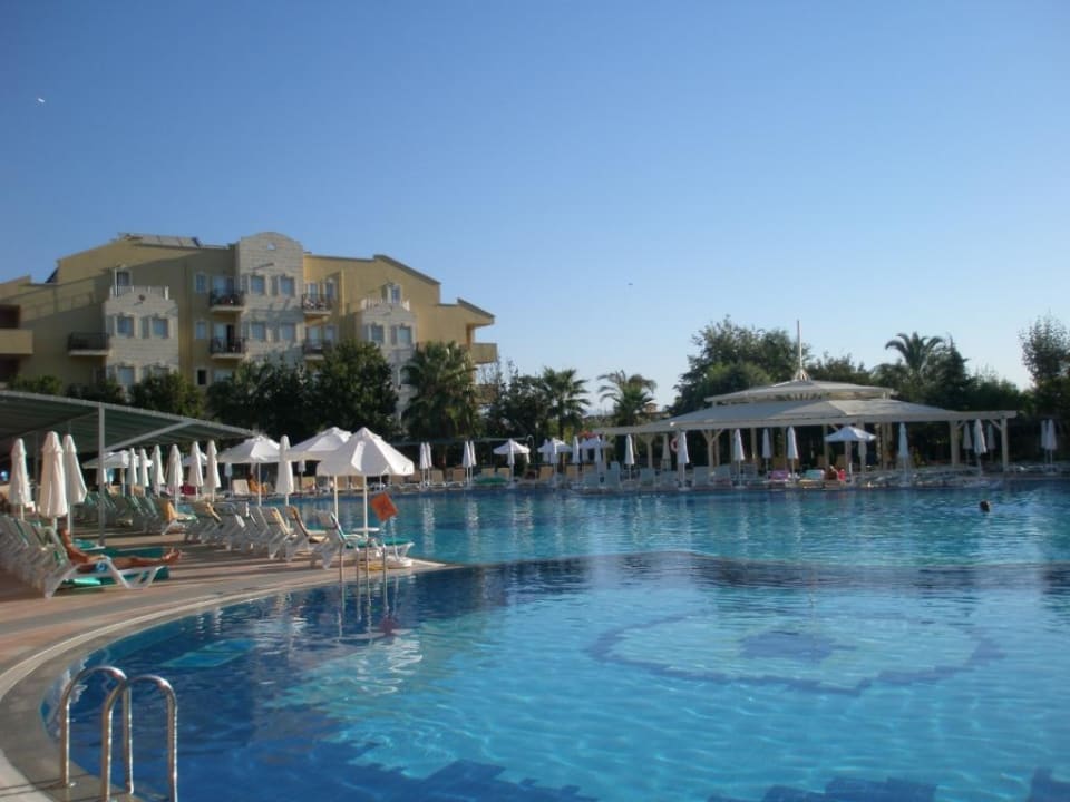 Pool morgens um halb 8 Belek Beach Resort Hotel