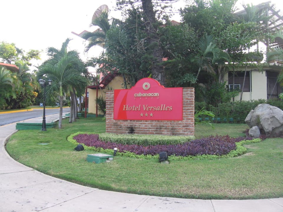 Haupteingang Hotel Versalles