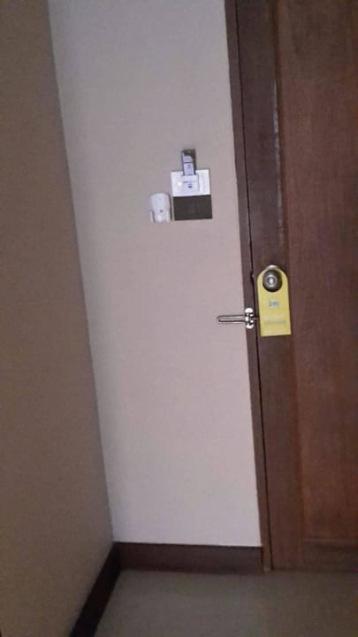 Zimmereingang Hotel Honey Inn