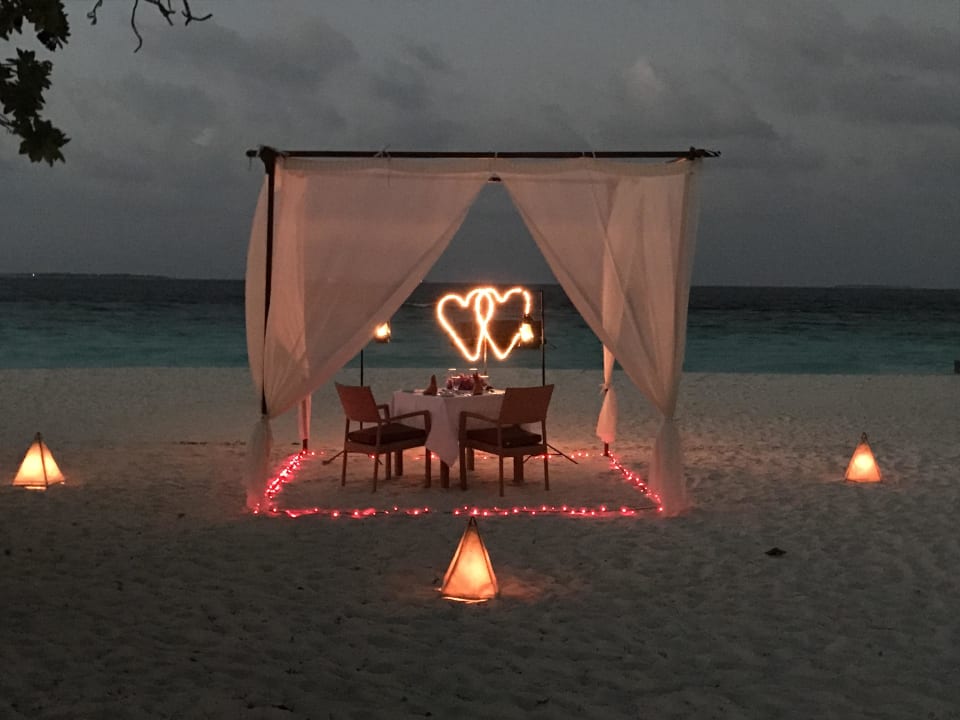 Dinner am Strand Adaaran Select Meedhupparu Island Resort - Premium All Inclusive