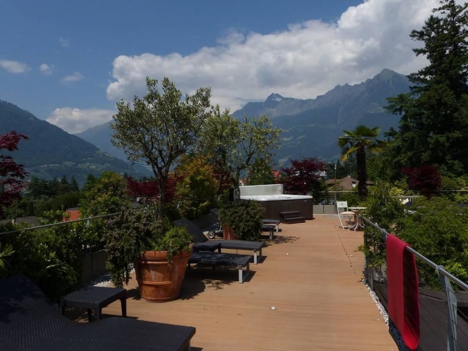 Dachterrasse mit Whirlpool Hotel Ansitz Plantiz