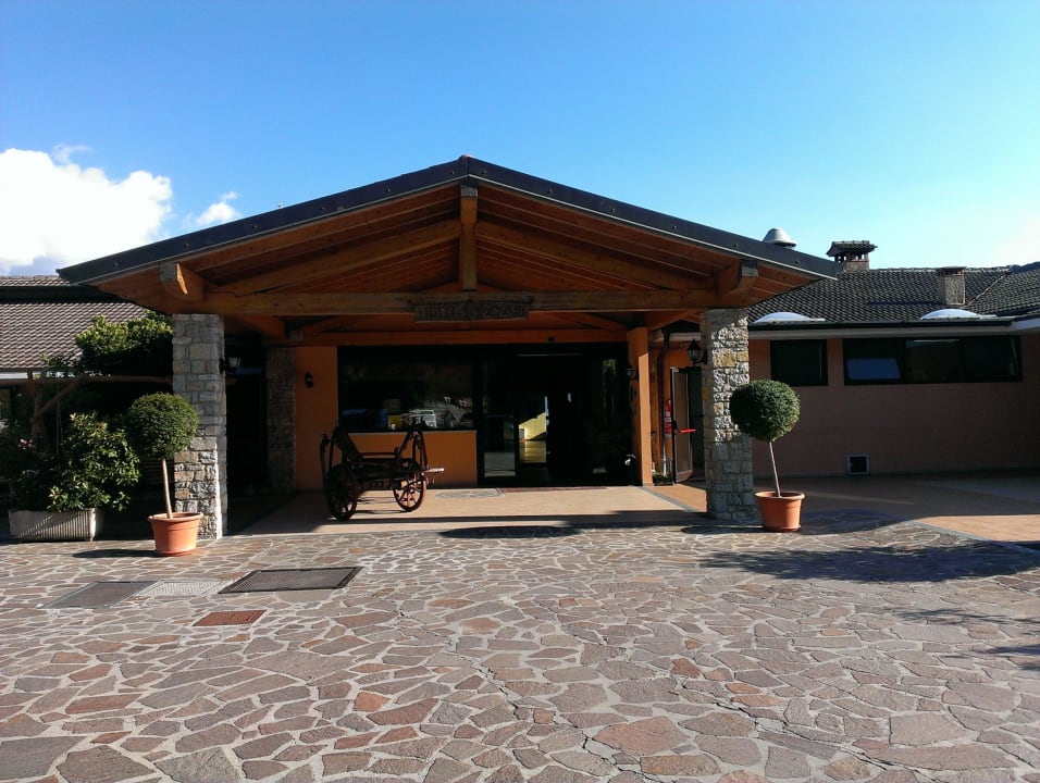 Eingangsbereich  Park Hotel Zanzanu