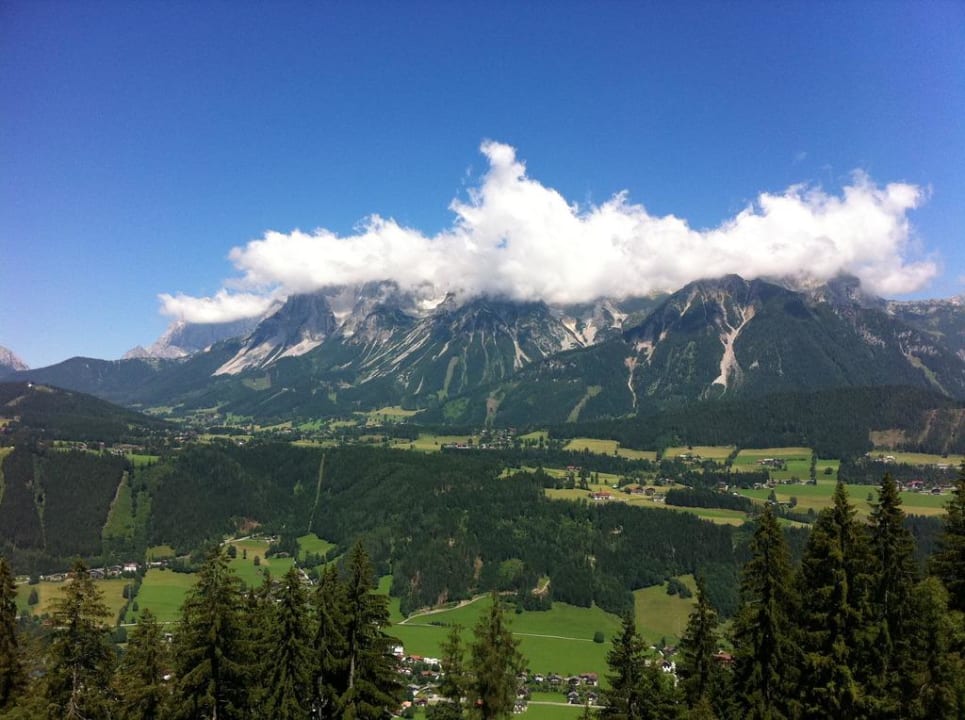 Ausblick vom Schröckerhof zum Dachstein Hotel Schröckerhof