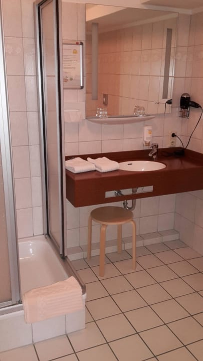 Badezimmer Hotel Zwei Linden