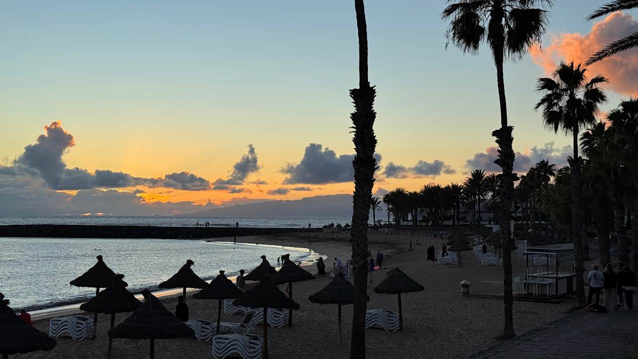 Strand Parque Santiago III Official