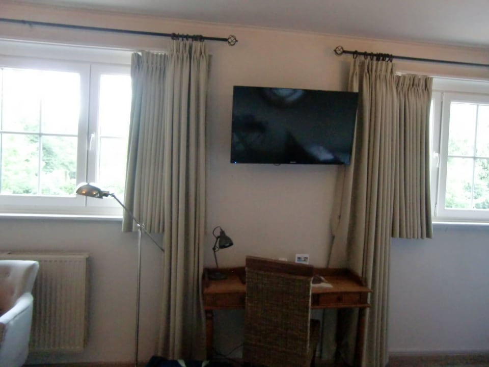 Fernseh-/Schreibtischecke Charmehotel Klokkenhof