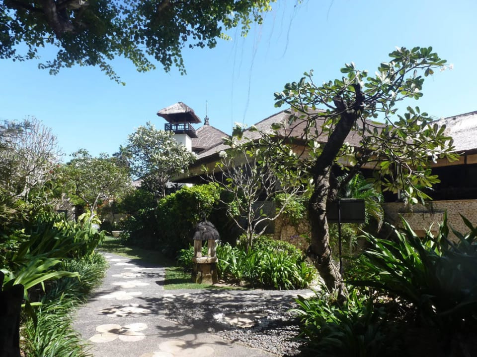 Garten des Hotels Novotel Bali Benoa Hotel