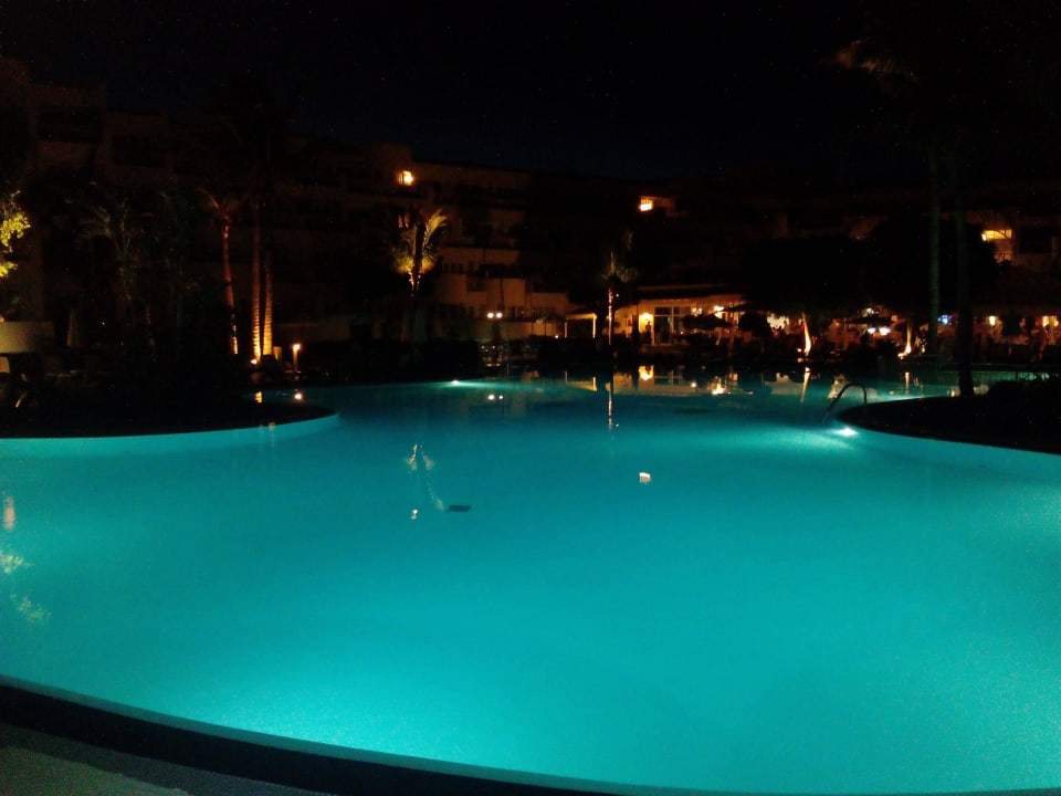 Pool by night Hipotels La Geria