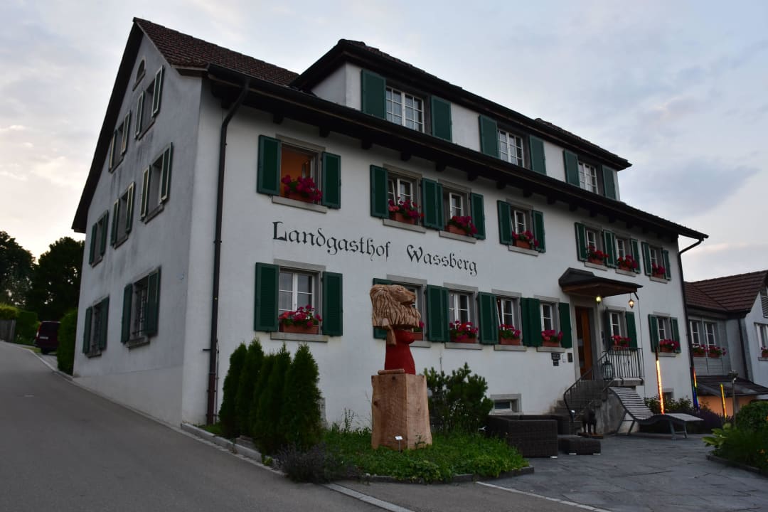 Eingang zum Hotel Hotel Wassberg