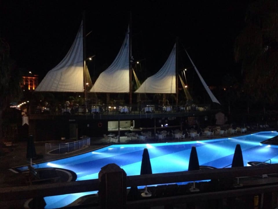 Pool mit a la carte Restaurant Can Garden Resort